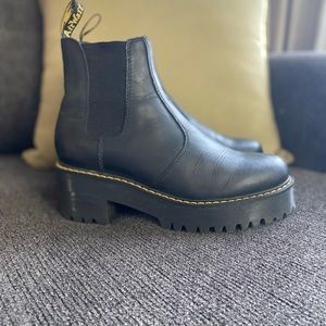 Doc Martens | Rometty Chealsea Boot | Sz 9